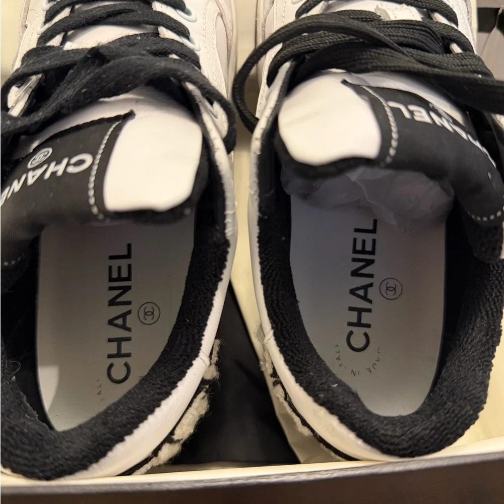 CHANEL Women’s Black and White Leather Sneakers - size 37 - Picture 5 of 8